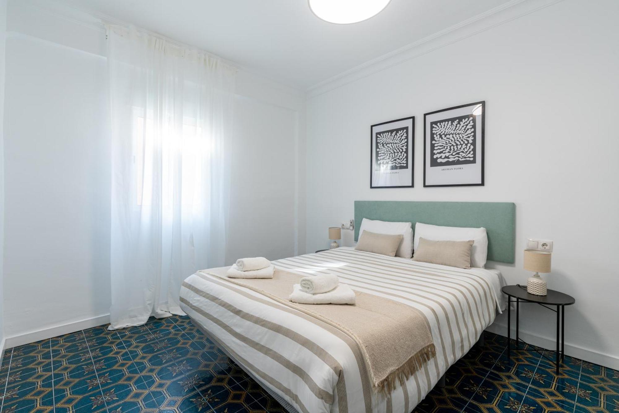 Piso Elegante Y Nuevo De 3 Habitaciones Y 2 Banos Sevilla Exteriör bild