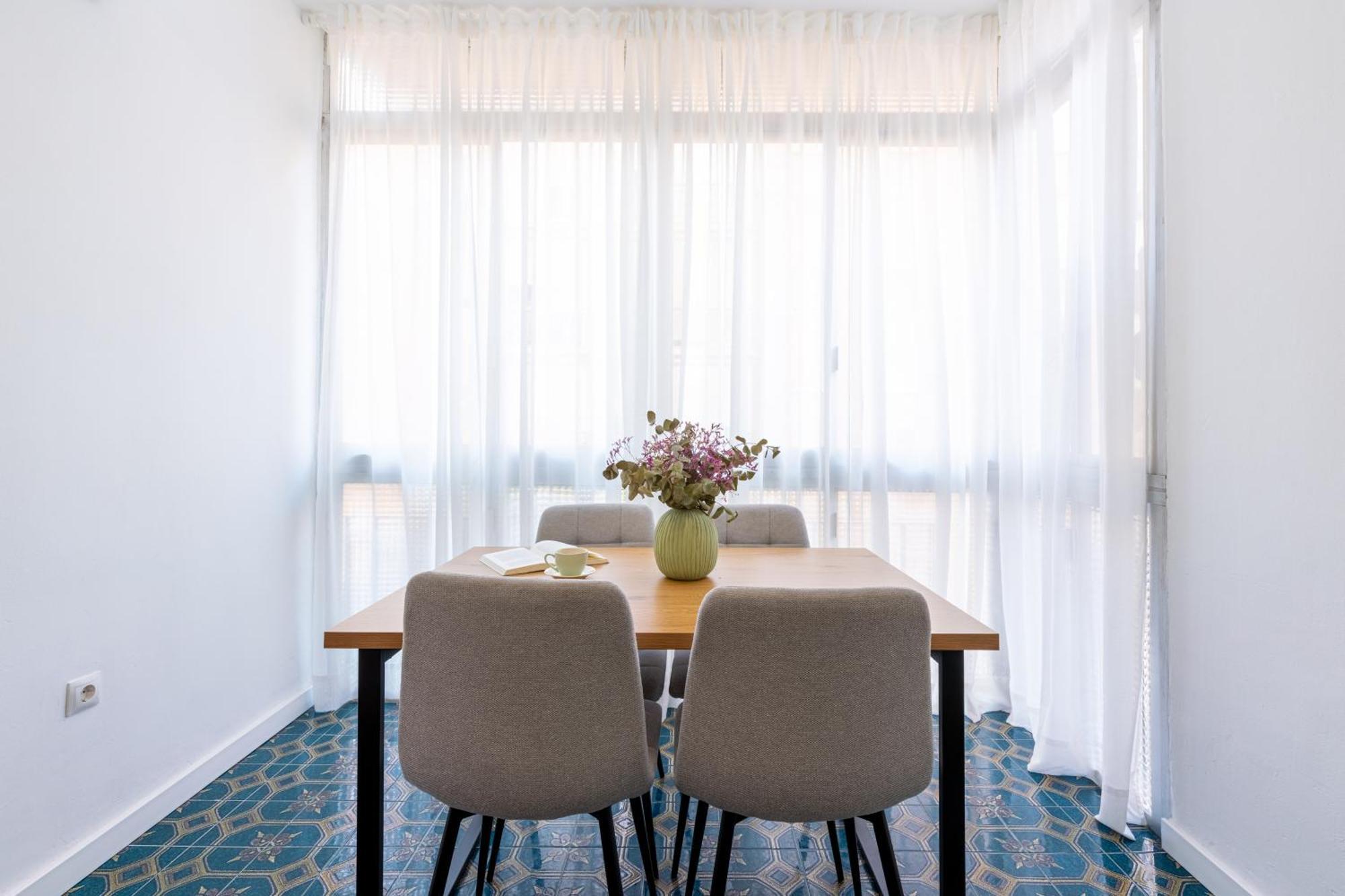 Piso Elegante Y Nuevo De 3 Habitaciones Y 2 Banos Sevilla Exteriör bild