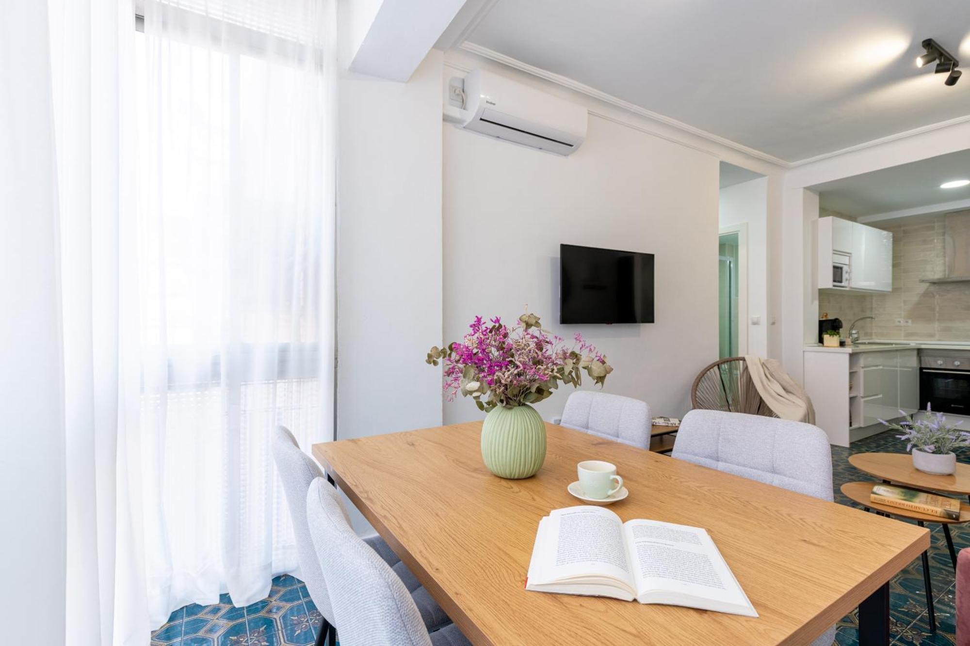 Piso Elegante Y Nuevo De 3 Habitaciones Y 2 Banos Sevilla Exteriör bild