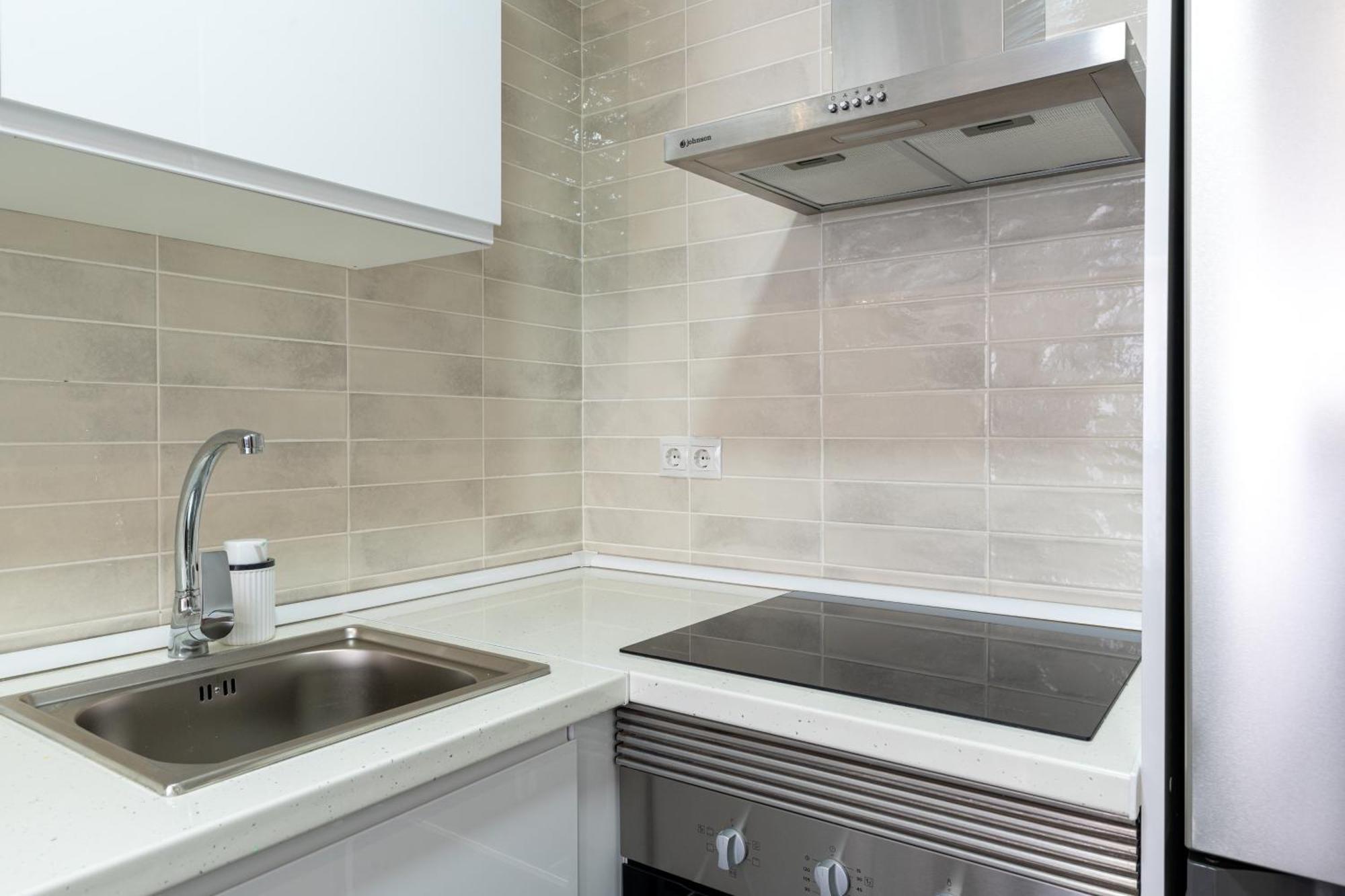 Piso Elegante Y Nuevo De 3 Habitaciones Y 2 Banos Sevilla Exteriör bild