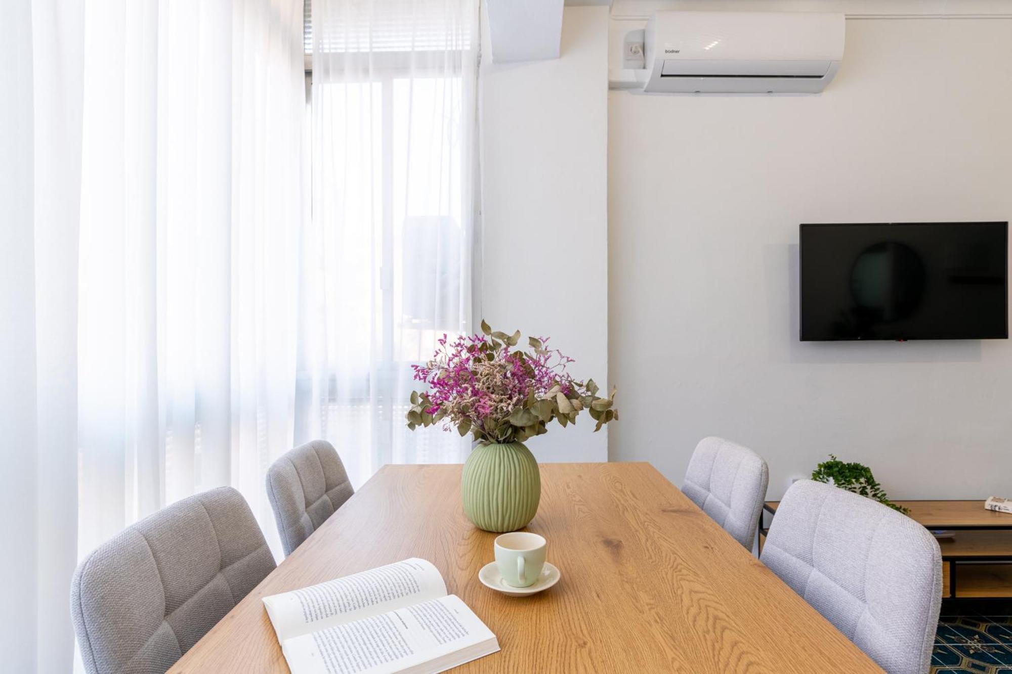 Piso Elegante Y Nuevo De 3 Habitaciones Y 2 Banos Sevilla Exteriör bild
